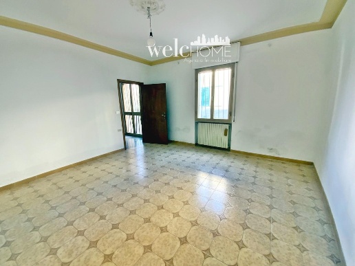 casa indipendente in vendita a Prato in zona Castelnuovo