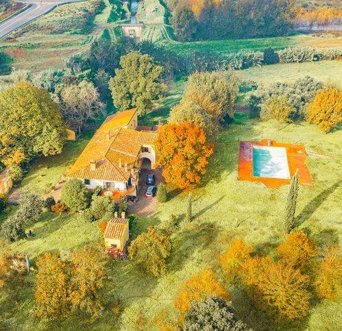 casa indipendente in vendita a Prato in zona Casale