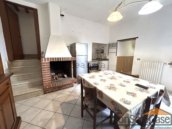 casa indipendente in vendita a Prato