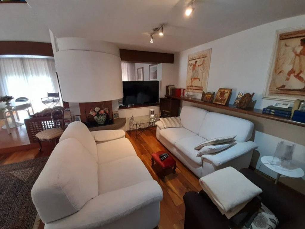 intera palazzina in vendita a Prato