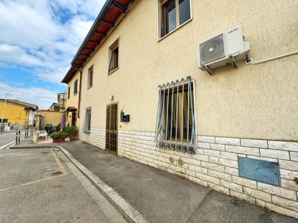 casa indipendente in vendita a Prato in zona Tavola