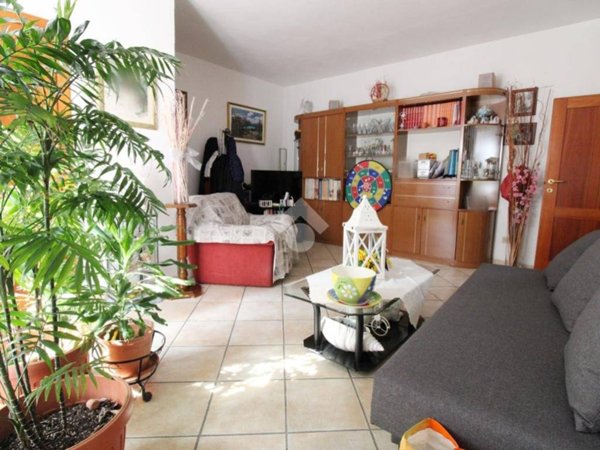 casa indipendente in vendita a Prato