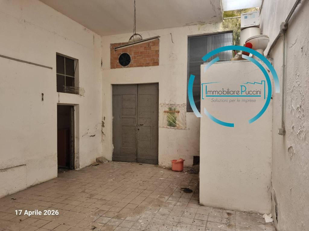 negozio in vendita a Prato