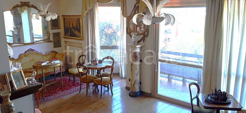 appartamento in vendita a Prato in zona Ponzano