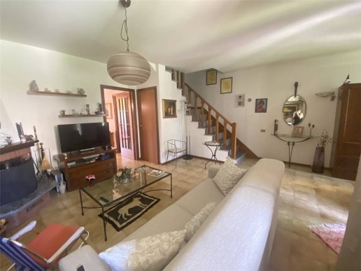 casa indipendente in vendita a Prato in zona La Querce