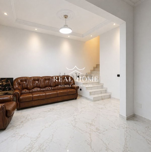 casa indipendente in vendita a Prato