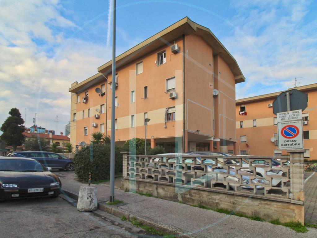 appartamento in vendita a Prato in zona Grignano