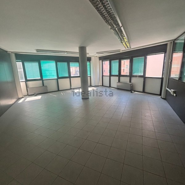 ufficio in vendita a Prato