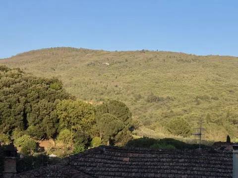 casa indipendente in vendita a Prato in zona Figline