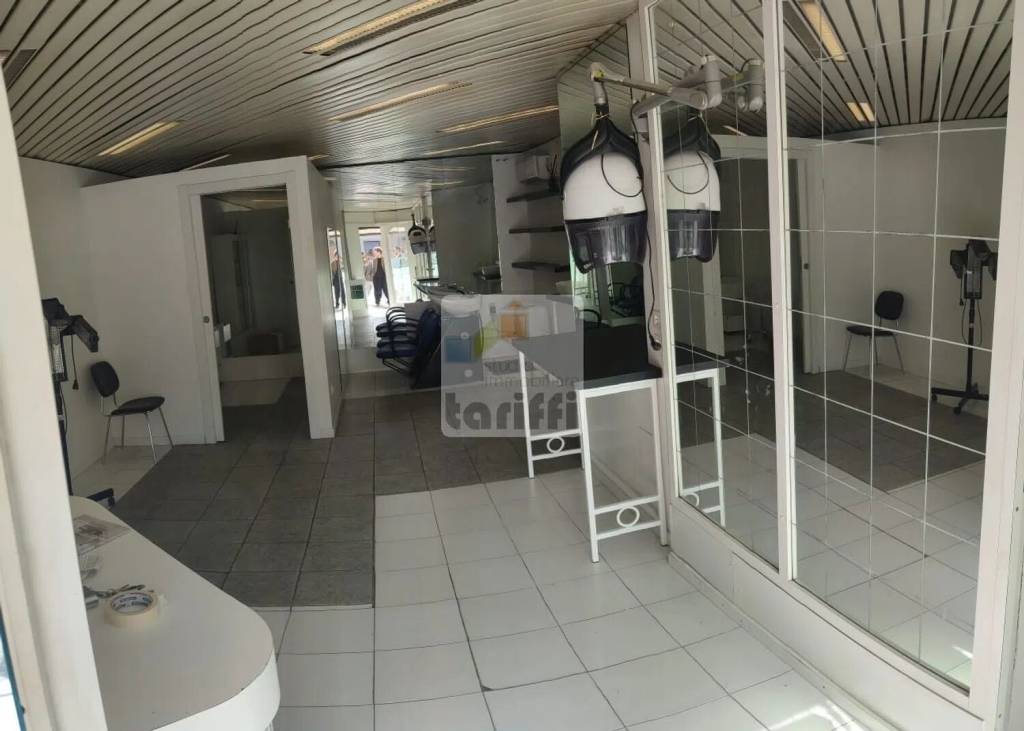 negozio in vendita a Prato