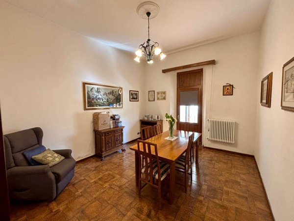 casa indipendente in vendita a Prato in zona Iolo