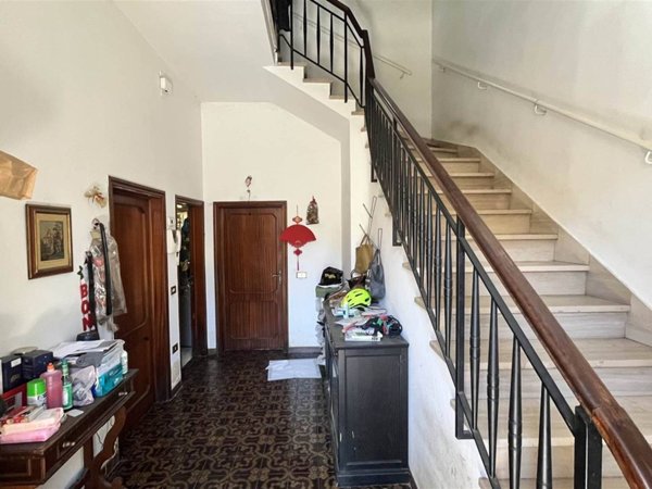 casa indipendente in vendita a Prato