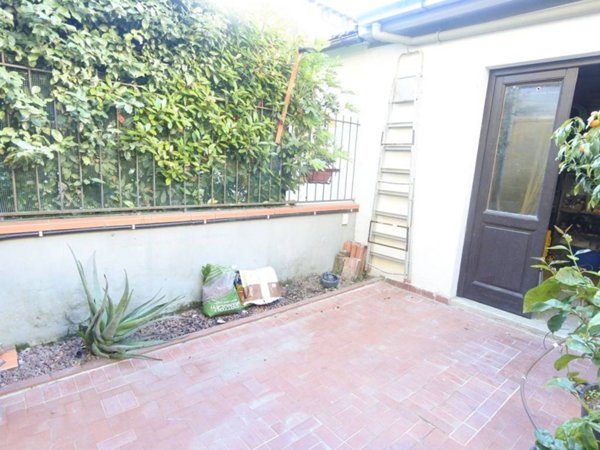 casa indipendente in vendita a Prato