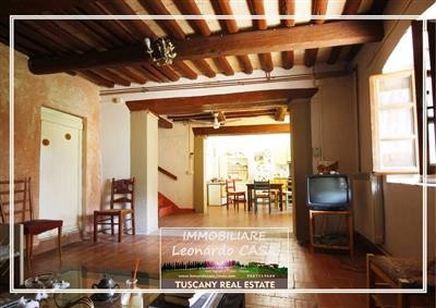 casa indipendente in vendita a Prato in zona Casale
