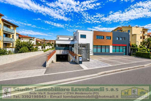 locale di sgombero in vendita a Prato