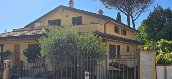 casa indipendente in vendita a Prato in zona La Querce