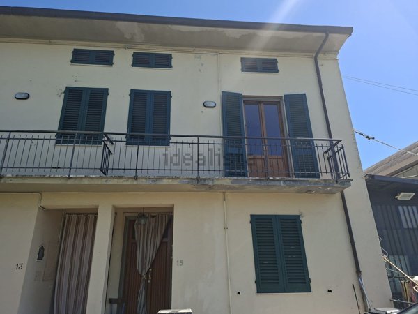casa indipendente in vendita a Prato in zona Tavola