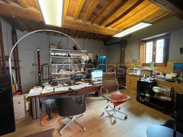 casa indipendente in vendita a Prato in zona Casale