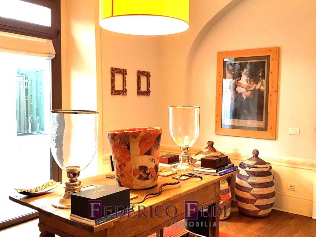 negozio in vendita a Prato