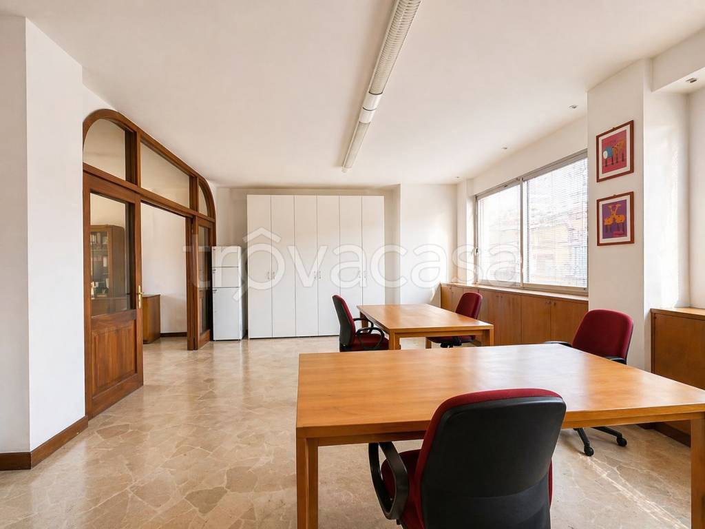 ufficio in vendita a Prato