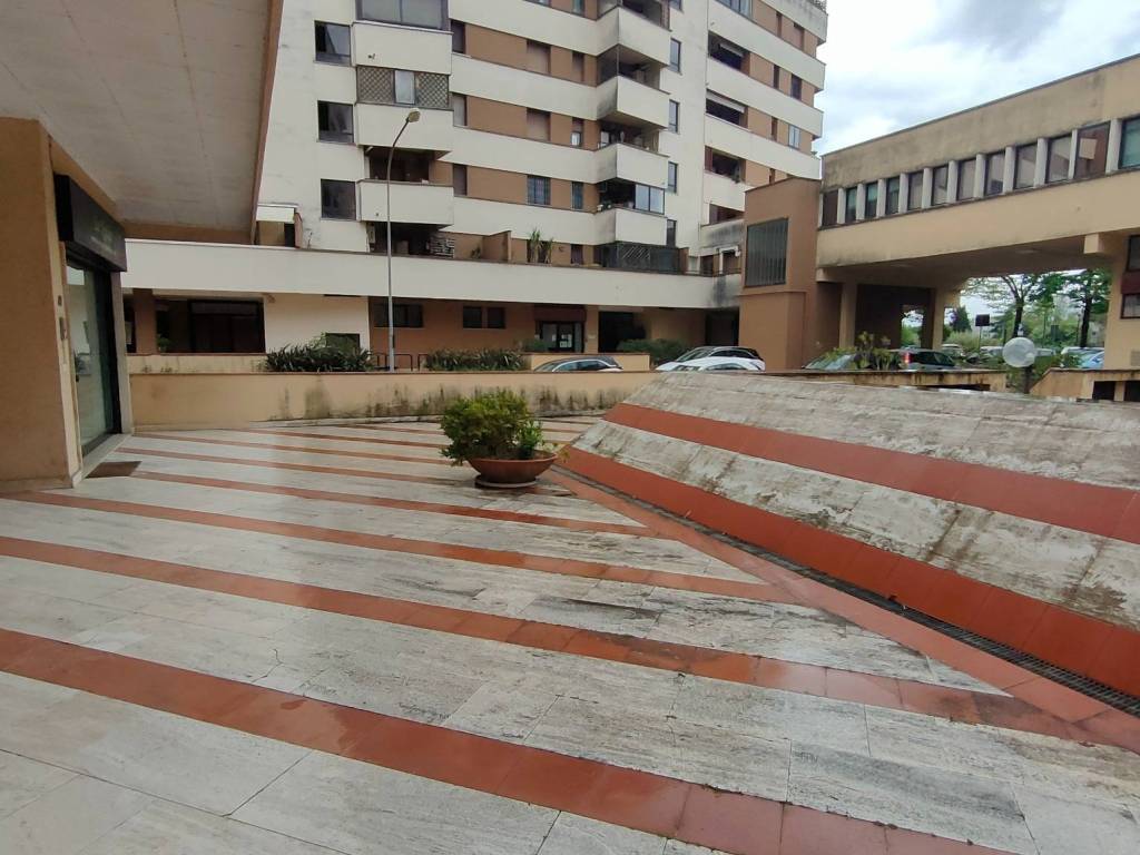 negozio in vendita a Prato in zona Gonfienti