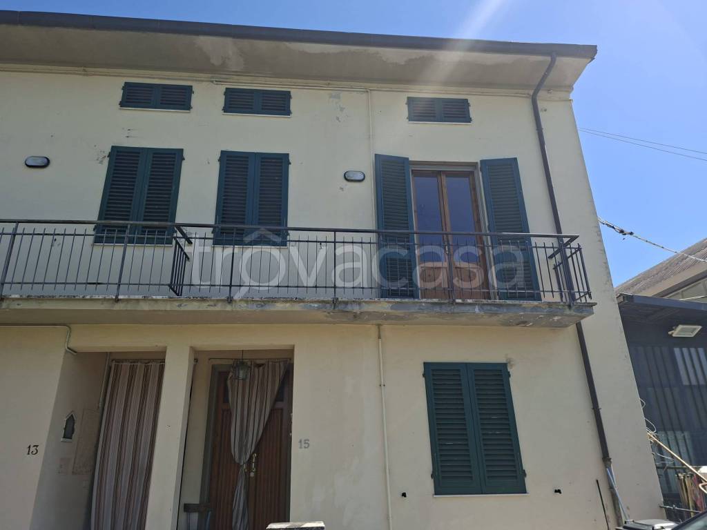casa indipendente in vendita a Prato in zona Tavola