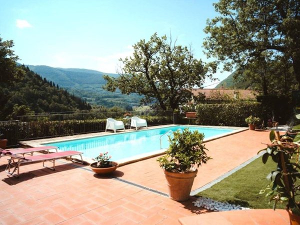 casa indipendente in vendita a Prato
