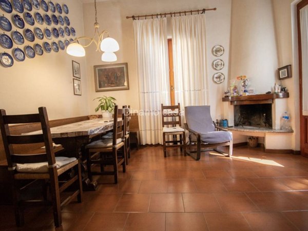 casa indipendente in vendita a Prato in zona Tavola