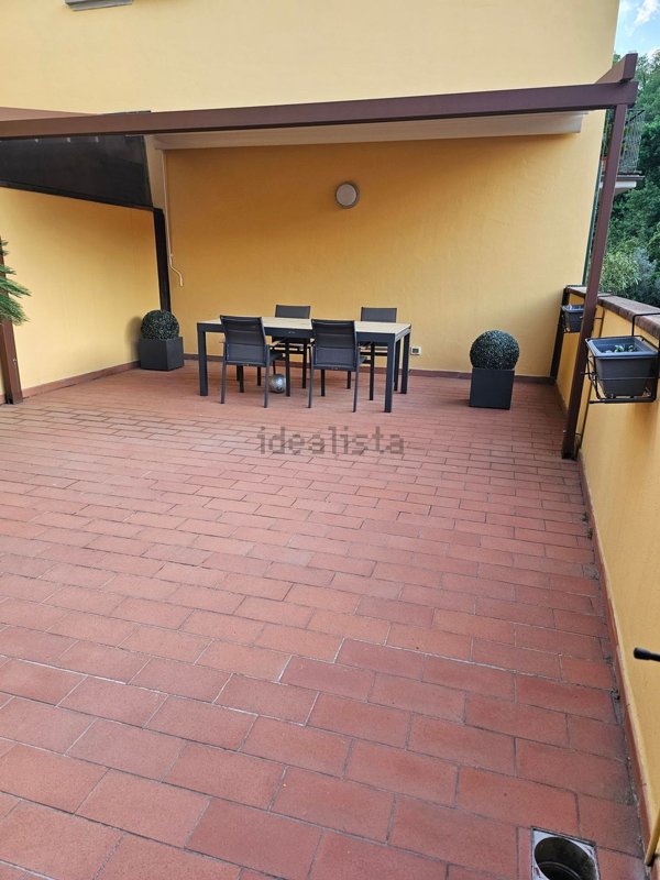 appartamento in vendita a Prato in zona Figline