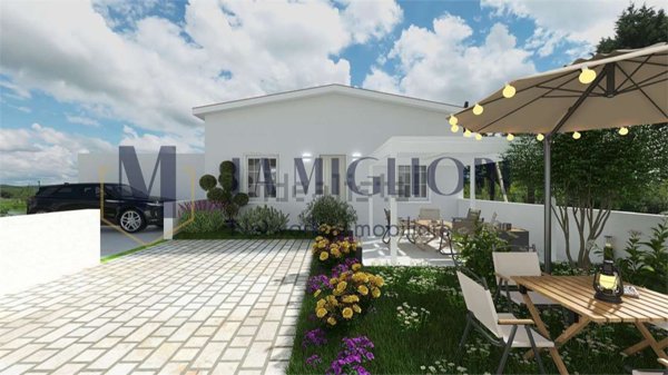 locale di sgombero in vendita a Prato in zona Galciana