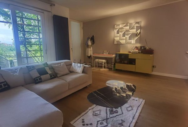 casa indipendente in vendita a Prato