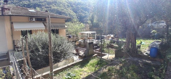 casa indipendente in vendita a Prato