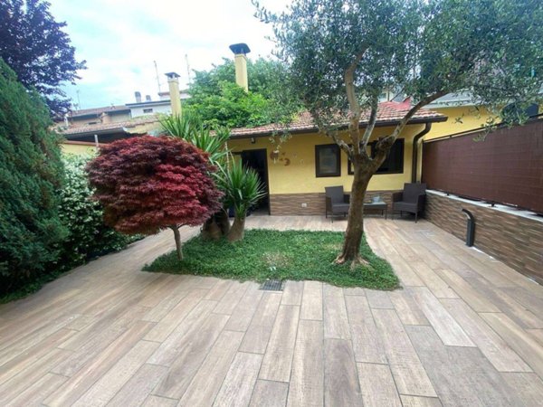casa indipendente in vendita a Prato in zona Fontanelle