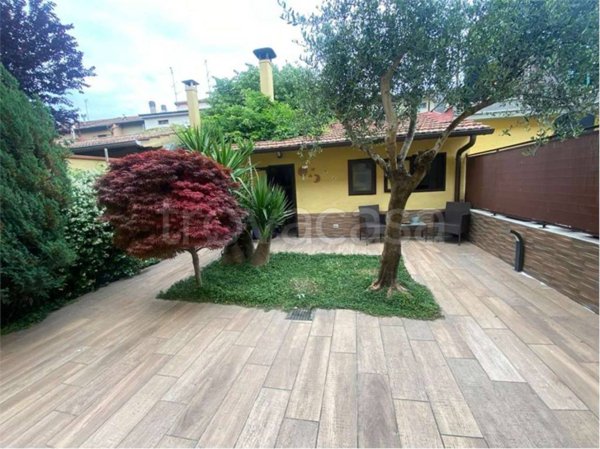 casa indipendente in vendita a Prato in zona Fontanelle