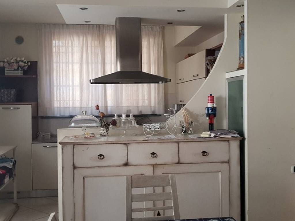 casa indipendente in vendita a Prato