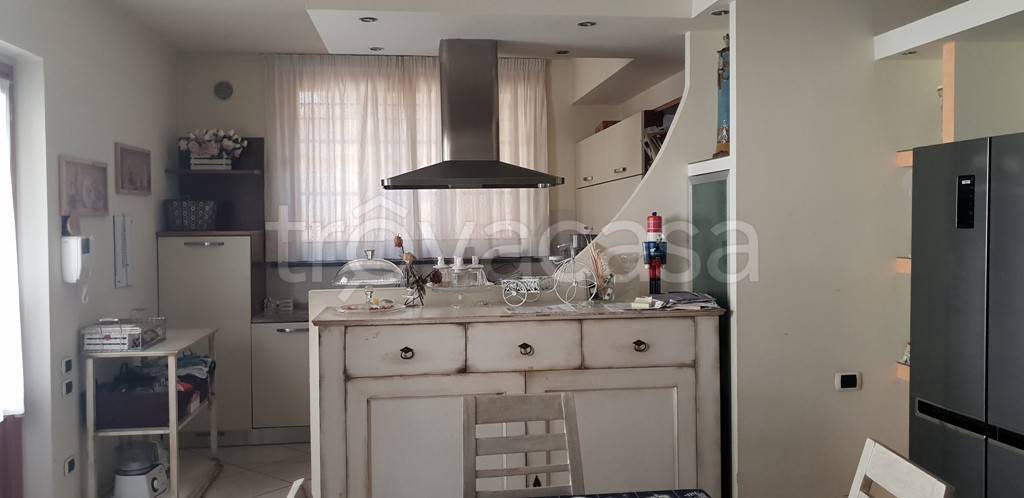 casa indipendente in vendita a Prato