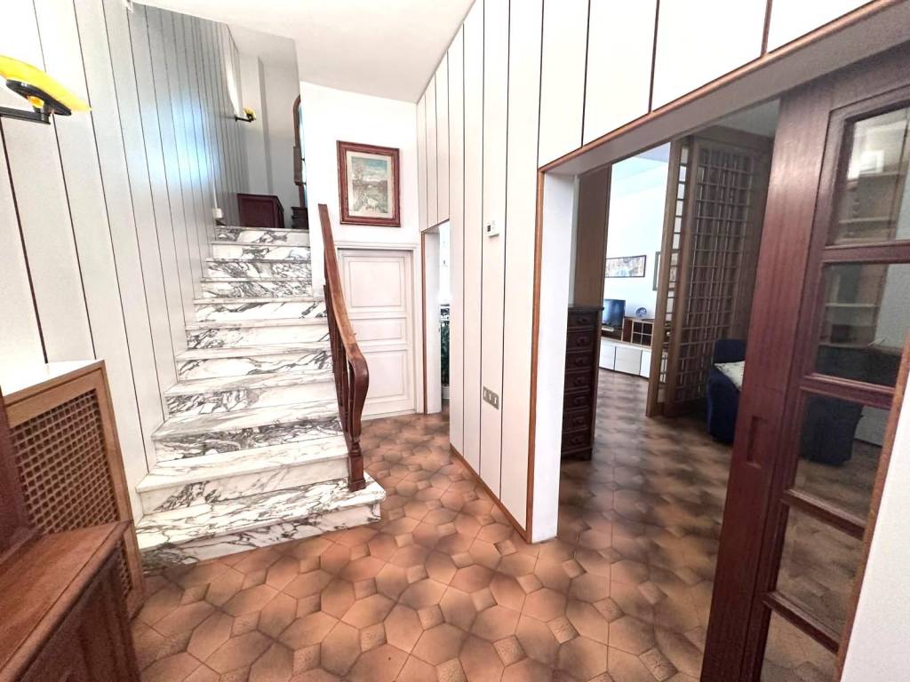 casa indipendente in vendita a Prato