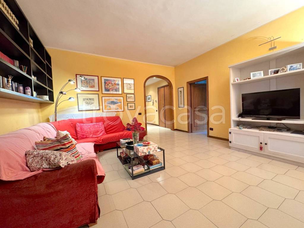 appartamento in vendita a Prato in zona La Macine