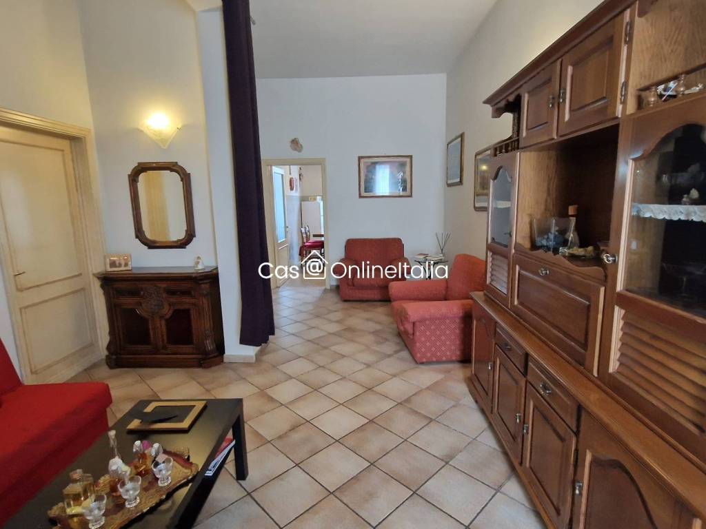 appartamento in vendita a Prato in zona Iolo