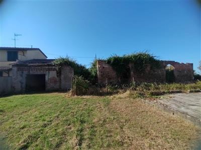casa indipendente in vendita a Prato in zona Casale