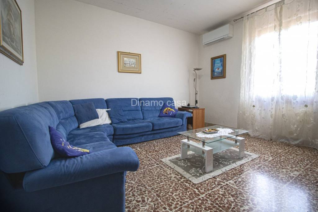 appartamento in vendita a Prato in zona Narnali