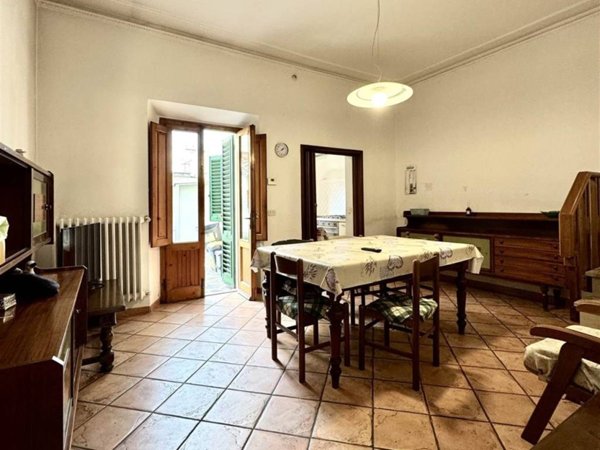 casa indipendente in vendita a Prato in zona Viaccia