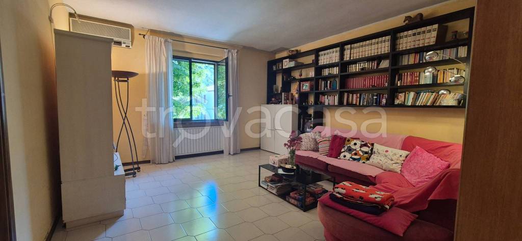 appartamento in vendita a Prato in zona La Macine
