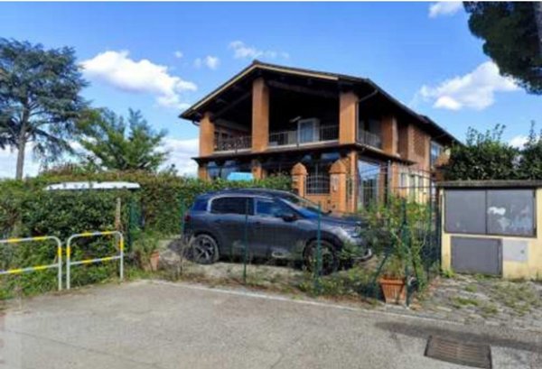 appartamento in vendita a Prato in zona Castelnuovo
