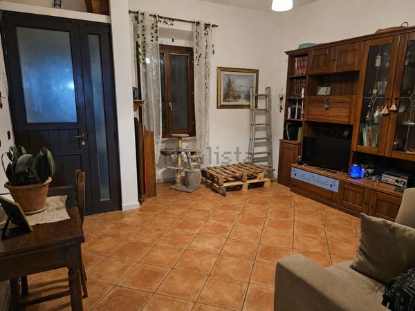 casa indipendente in vendita a Prato