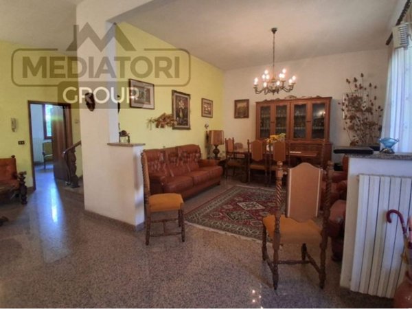 casa indipendente in vendita a Prato in zona Tavola