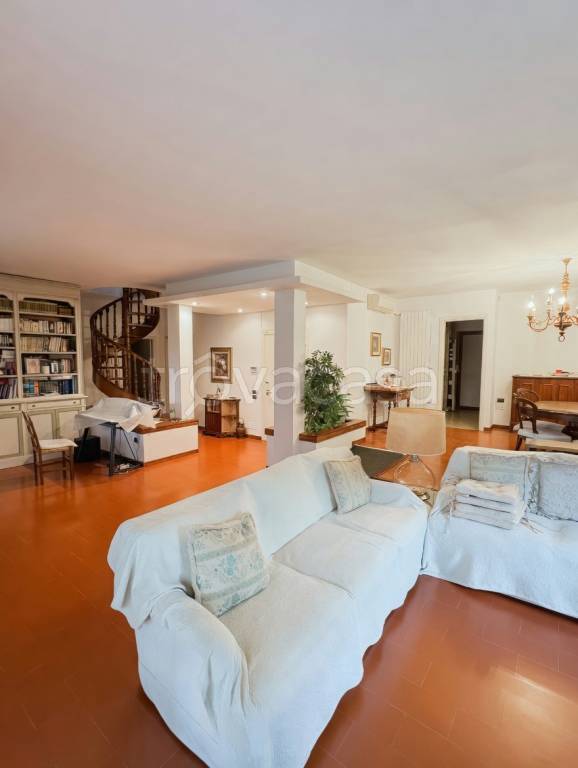 appartamento in vendita a Prato in zona Santa Lucia