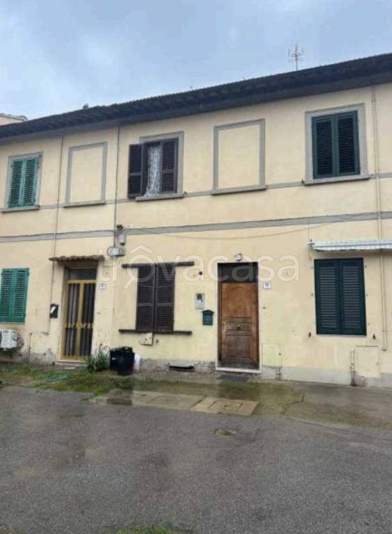 casa indipendente in vendita a Prato in zona Galciana