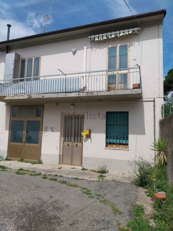 casa indipendente in vendita a Prato in zona Coiano