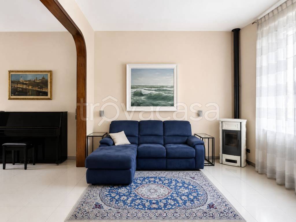 casa indipendente in vendita a Prato